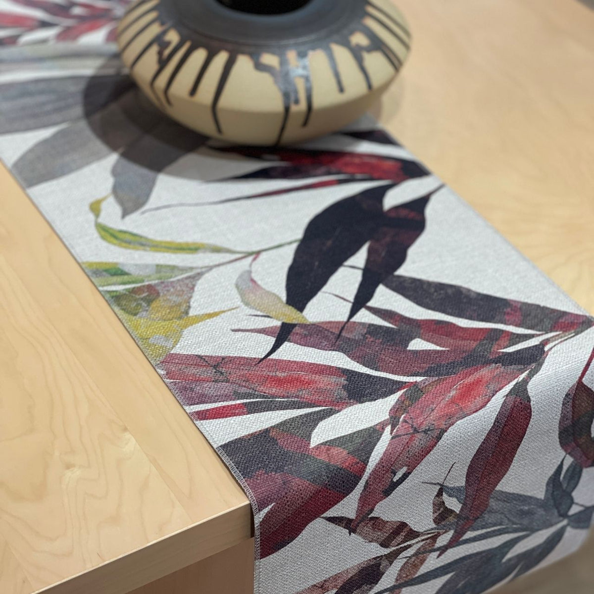 Cordyline - Table Runner