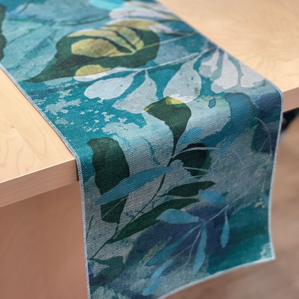 blue green table runner e360