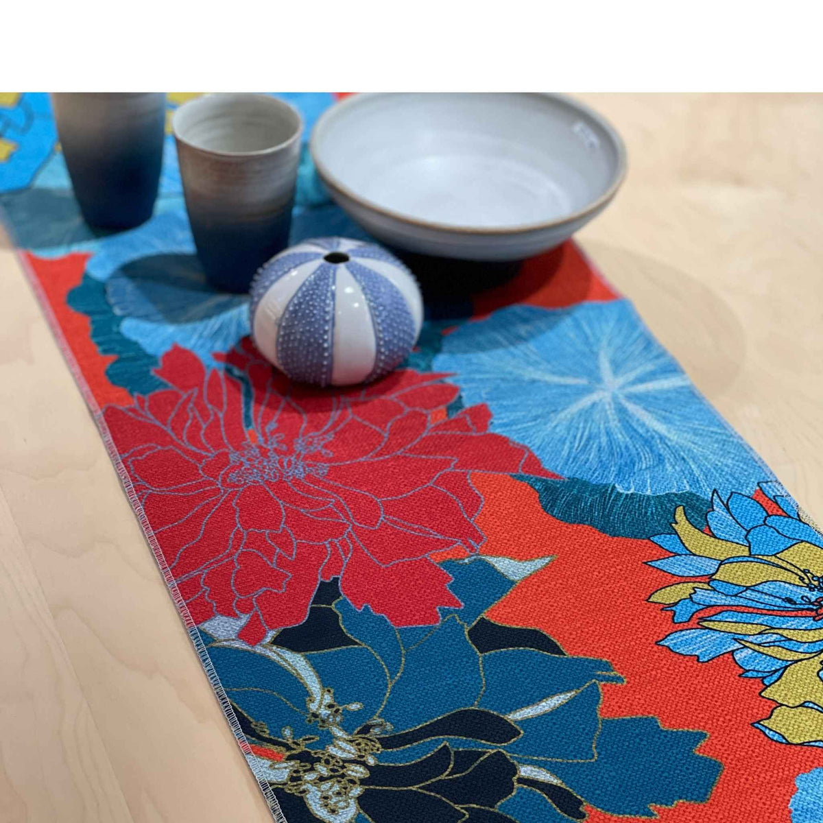 table runner gallery walk